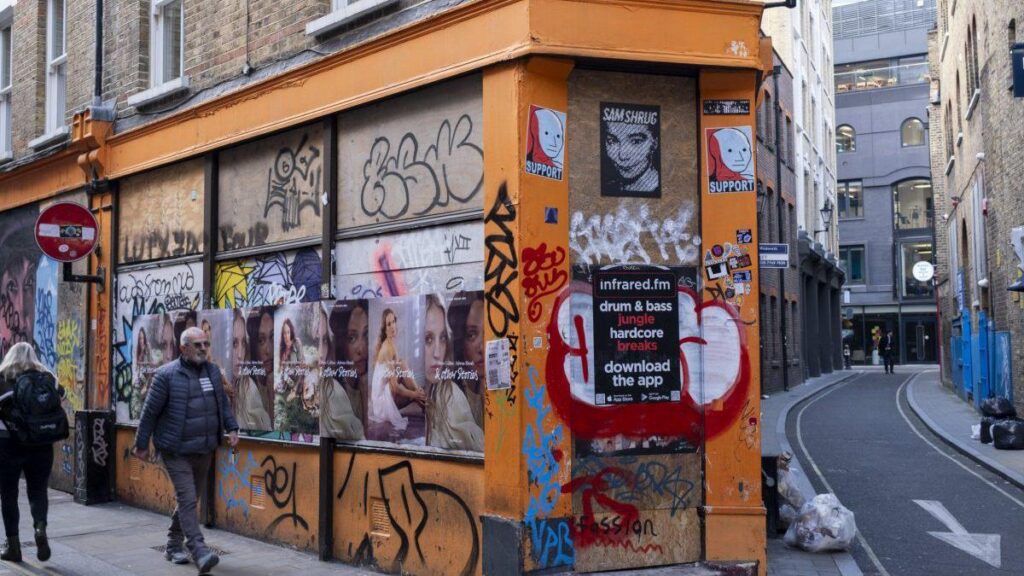 Unendliche Mieterhöhungen für Geschäfte, die verboten werden sollen, um die High Street zu retten