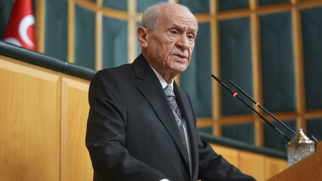 Bahçeli 'Alevi und kurdischer Vizepräsident' Aussage: "102 Jahre republikanische Geschichte der gesamten Geschichte der ethnischen und sektiererischen Separatismus, Belästigung, Zerstörung und Provokassungen der Belästigung."