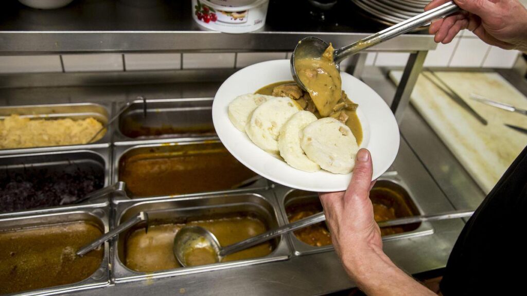 Die Mittagessen sind teurer geworden. Restaurants widersetzen sich gegen Preise - Nachrichten