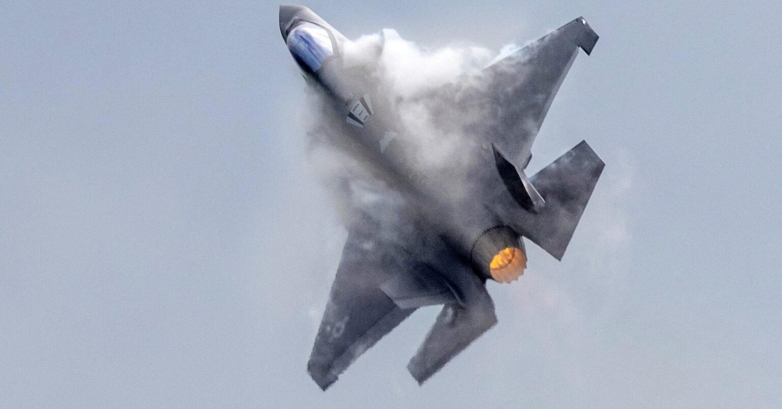 Spanien schließt den Kauf von F-35 aus und wählen Sie zwischen Eurofighter oder FCAs