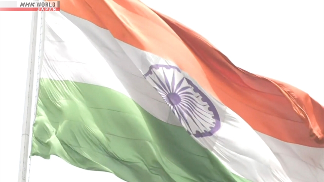 Trump sagt, dass wir "im Wesentlichen" Handelszölle auf Indien erhöhen,