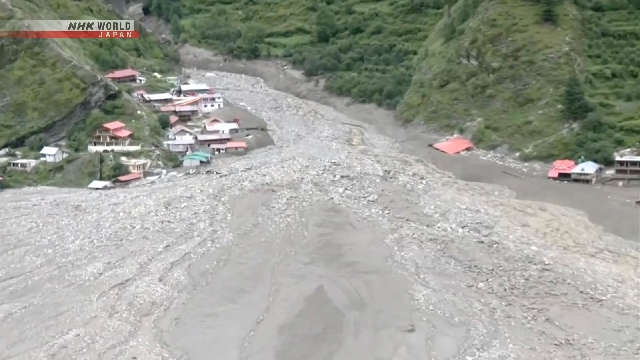 Sturzflutungen in Indien, das in Indien verabreicht wurde, verlassen über 40 Tote
