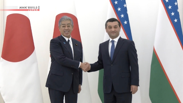Japanische Außenminister usbek