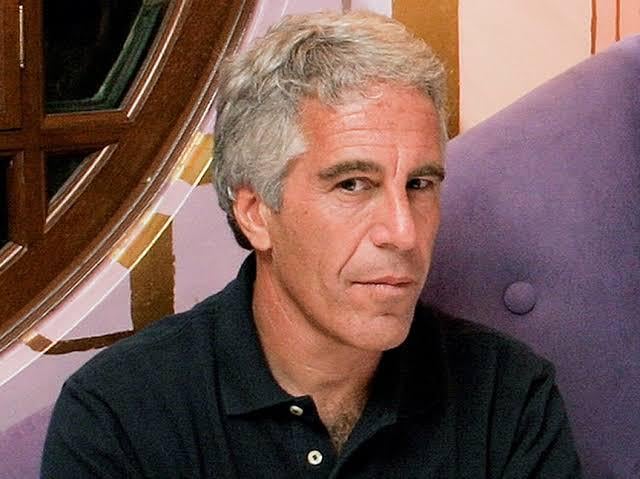 Scheint, als hätten die Menschen Epstein vergessen? Warum sind sie so verdammt leicht abzulenken?