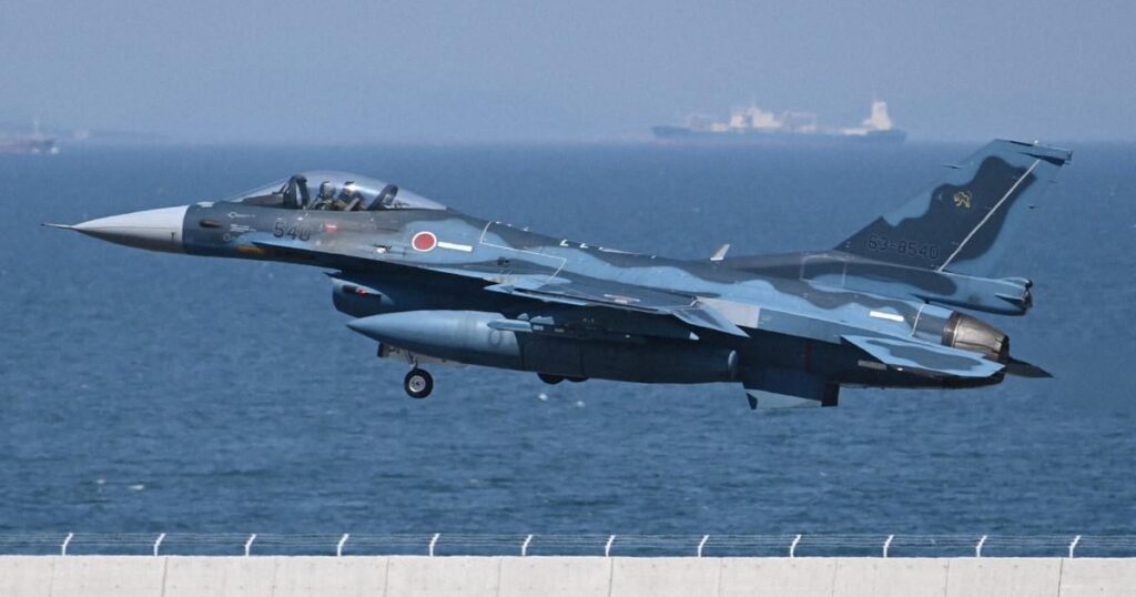 JASDF F-2 Kämpfer stürzt während des Trainingsfluges vor der Küste von Ibaraki ab; Pilot schlägt sicher aus