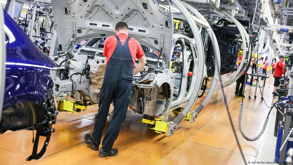 Die deutsche Autoindustrie verletzt 51.500 Arbeitsplätze pro Jahr