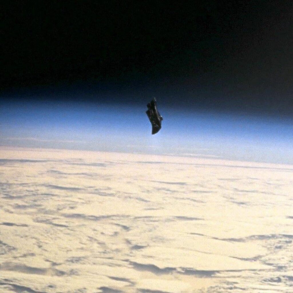 Was denkt jeder heutzutage über den Satellit des Black Knight?