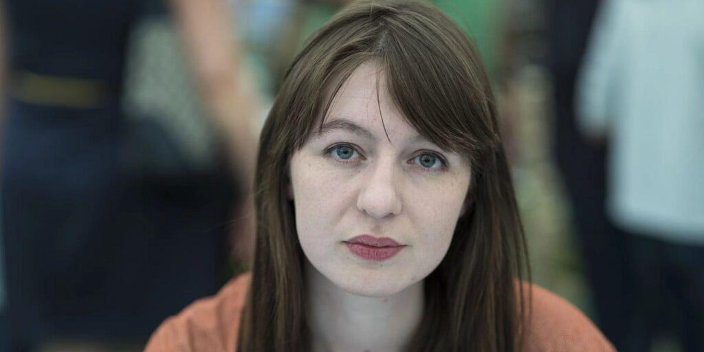 Sally Rooney warnte, dass sie eine Terrorvergehen begehen wird, wenn sie versucht, Leben zu retten