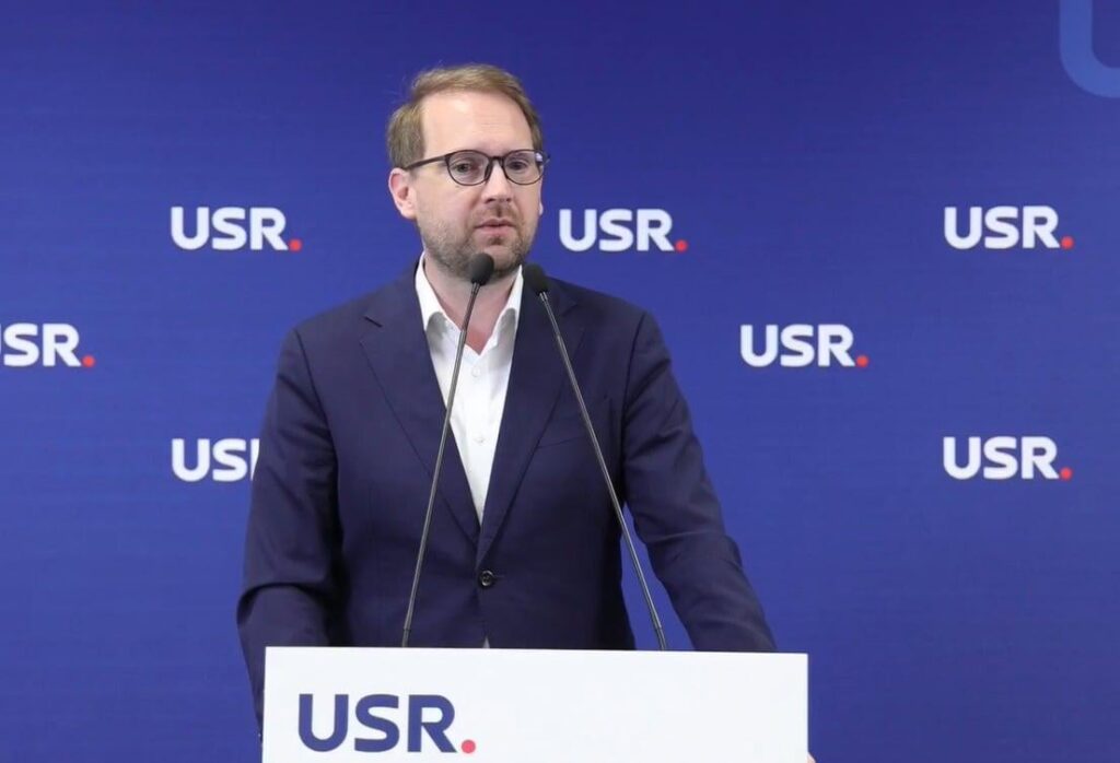 Fritz: Niemand ist verrückt, Geld aus Investitionen / Geld zu senken, wurde nicht versprochen. Sie können etwas nicht schneiden, das nicht existiert