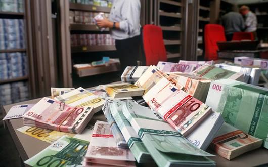 Der Exodus der Reichen in Rumänien geht weiter. In nur einem halben Jahr haben über 4.000 Kunden mit über 100.000 Euro ihre Einlagen geschlossen