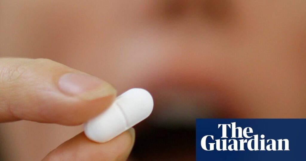 Ärzte haben festgestellt, dass Clopidogrel, ein allgemein verschriebenes Blutverdünner, besser ist als Aspirin, um Herzinfarkte und Striche zu verhindern, und ohne zusätzliches Risiko Ärzte haben festgestellt, dass Clopidogrel, ein allgemein verschriebenes Blutverdünner, besser ist als Aspirin, um Herzinfarkte und Striche zu verhindern, und ohne zusätzliches Risiko