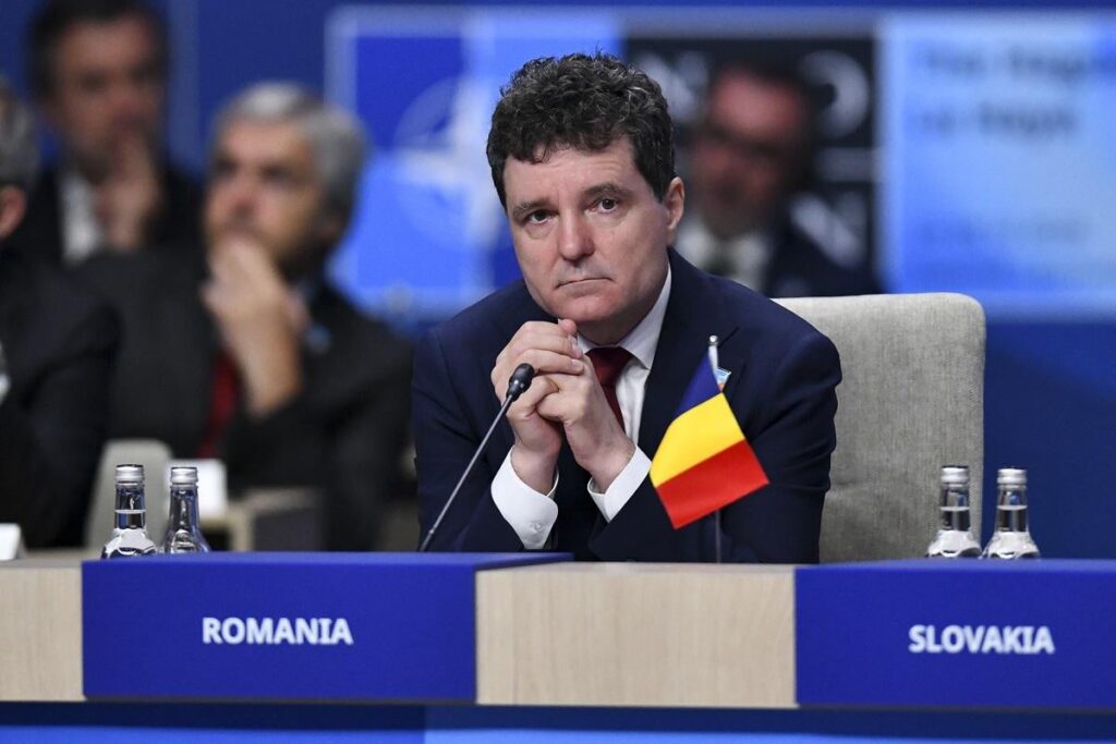 Financial Times: Inicușor Dan bietet Zentralen Hoffnung, aber die Populisten warten hinter den Kulissen
