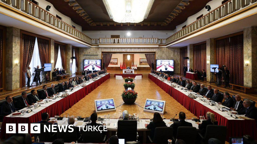 Verwandte von Märtyrern, Veteranen und Müttern von Diyarbakır im Parlament: 'Öcalan sollte nicht freigelassen werden'