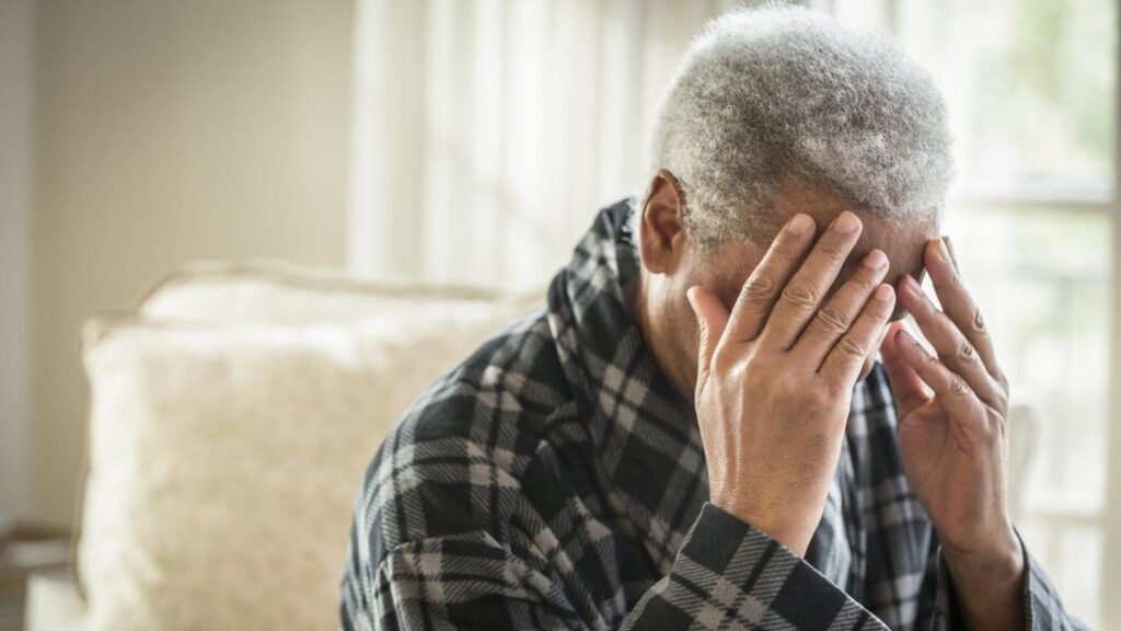 Die Forschung verfolgte die Patienten von 2014 bis 2021 und stellte fest, dass Männer mit Demenz um 24% häufiger während der Nachbeobachtungszeit sterben als Frauen, selbst nachdem die Forscher Unterschiede in Alter, Erkrankungen und Zugang zu Gesundheitsressourcen berücksichtigt hatten. Die Forschung verfolgte die Patienten von 2014 bis 2021 und stellte fest, dass Männer mit Demenz um 24% häufiger während der Nachbeobachtungszeit sterben als Frauen, selbst nachdem die Forscher Unterschiede in Alter, Erkrankungen und Zugang zu Gesundheitsressourcen berücksichtigt hatten.