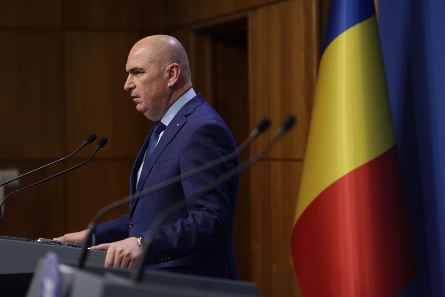 Das Treffen begann, bei dem die Regierung das Paket 2 der Sparmaßnahmen genehmigen wird. Das Projekt, das die Entlassungen in den Rathäusern vorsieht, wurde im letzten Moment von der Tagesordnung entfernt. Der Legislativrat hat die Renten der Richter negativ genehmigt. Das Treffen begann, bei dem die Regierung das Paket 2 der Sparmaßnahmen genehmigen wird. Das Projekt, das die Entlassungen in den Rathäusern vorsieht, wurde im letzten Moment von der Tagesordnung entfernt. Der Legislativrat hat die Renten der Richter negativ genehmigt.