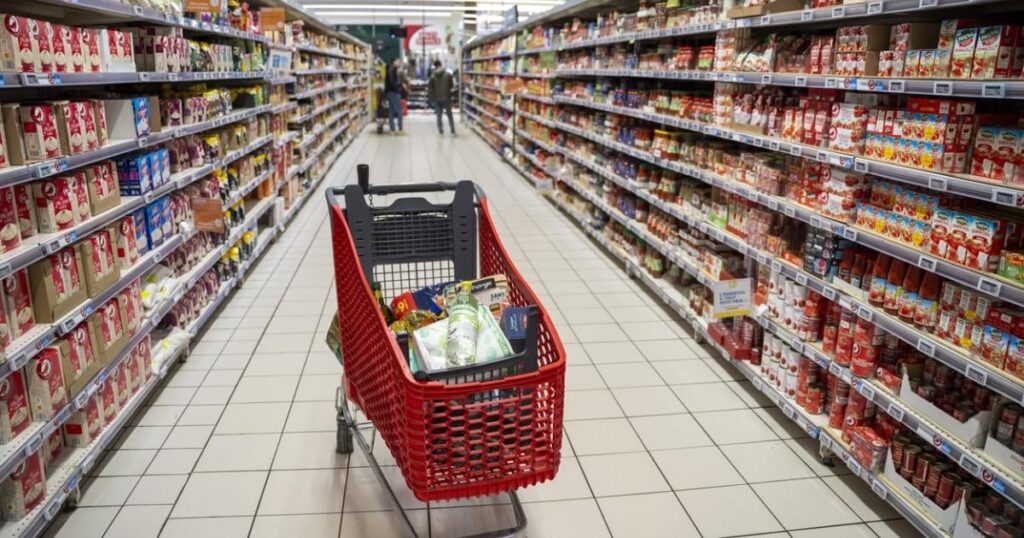 Welle der Erhöhungen ab morgen. Der kombinierte Effekt der Mehrwertsteuererhöhung, Verbrauchsteigerung und Eliminierung der Decke für Energie | Digi24