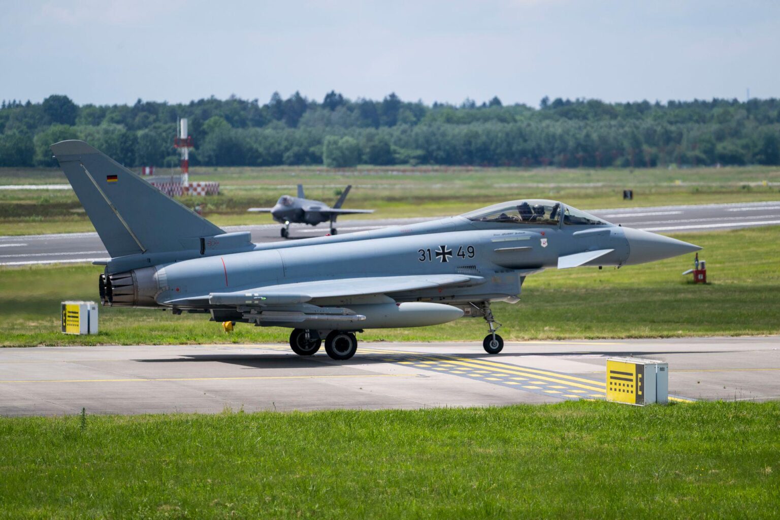Deutschland setzt Jets nach Polen als "Abschreckung" vor russisch-belarussischer Militärübungen ein