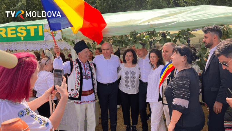 Foto/Video. Der Rumänienminister kam am "National Treasure" Festival in Horești an