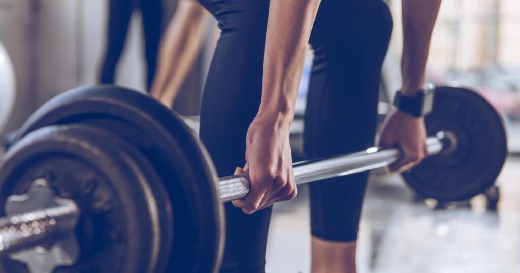 Das Training formuliert nicht nur Ihren Körper - er verdrahtet Ihr Darmmikrobiom erneut. Während des intensiven Trainings hatten die Ruderer häufigere Darmbewegungen, wobei 92% innerhalb eines 24-Stunden-Fensters gingen. Wenn Sie sich härter beim Training vorantreiben, kann es sein, Ihre Darmmikroben auf eine Weise zu „füttern“, die eine bessere Gesundheit fördert.