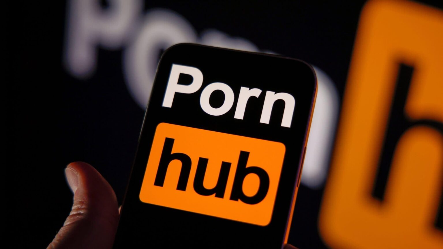Der Verkehr von UK Porn Site fällt nach, wenn die Vorschriften zur Verifizierung von Altersüberprüfung wirksam werden – Pornhub verliert in zwei Wochen nach Inkrafttreten von Online -Sicherheitsgesetze mehr als 1 Mio. Besucher Der Verkehr von UK Porn Site fällt nach, wenn die Vorschriften zur Verifizierung von Altersüberprüfung wirksam werden - Pornhub verliert in zwei Wochen nach Inkrafttreten von Online -Sicherheitsgesetze mehr als 1 Mio. Besucher