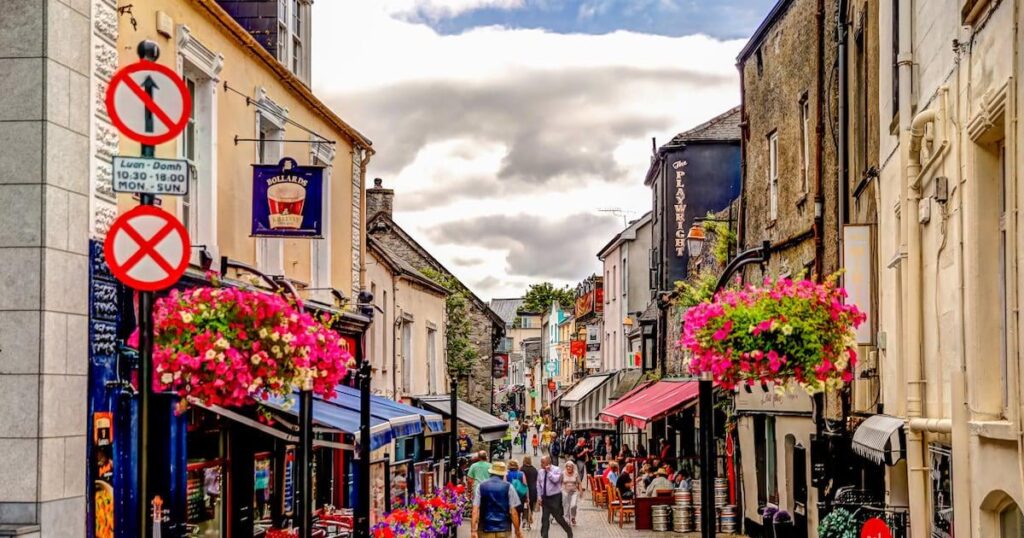 Ist Irland für Touristen zu teuer geworden? Eine Wirtschaftswissenschaftlerin und eine Repräsentantin der Tourismusbranche - die Irish Times