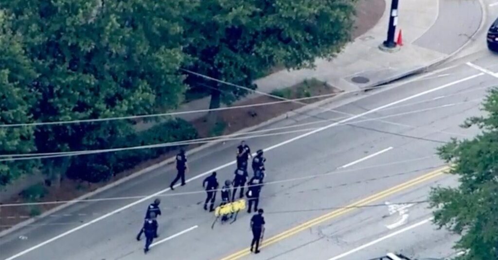 Verdächtiger und Offizier sind tot, nachdem sie außerhalb der CDC in Atlanta geschossen haben