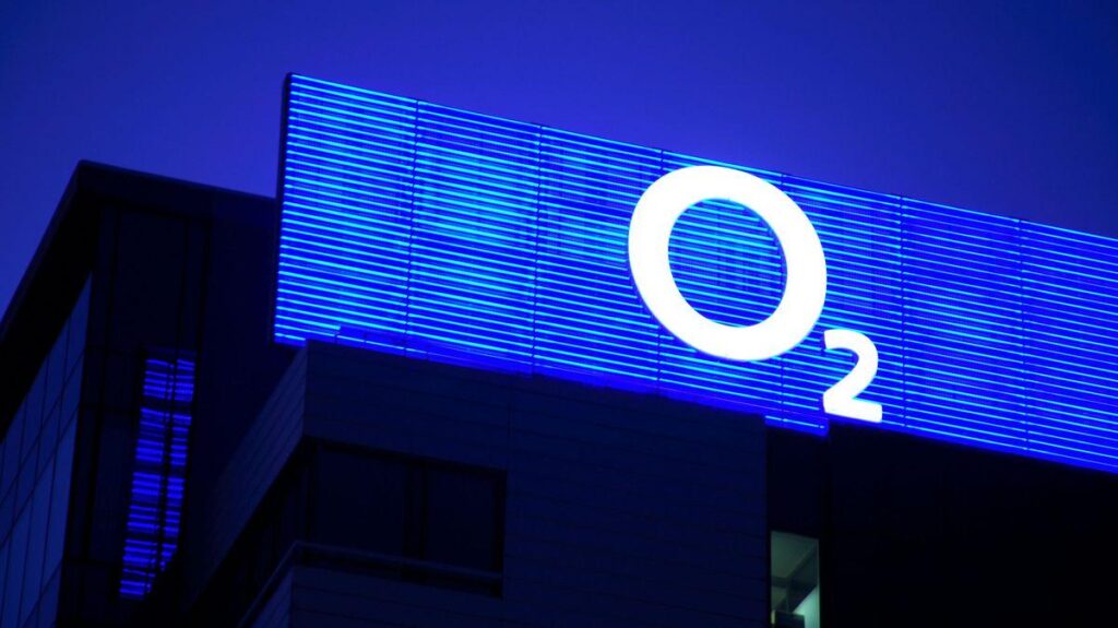 Die Leute können nicht anrufen, das Internet funktioniert nicht. O2 traf den dritten Ausfall in einer einzigen Woche - Nachrichten