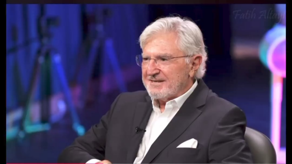 Fatih Altaylı: - Bahçeli schickte ein Gedicht an Abdullah Öcalan und schrieb einen Hinweis: Ich begrüße den Architekt des Prozesses respektvoll. - Öcalan sagte, er sei derjenige, der den Gouverneur von Tunceli entlassen habe.