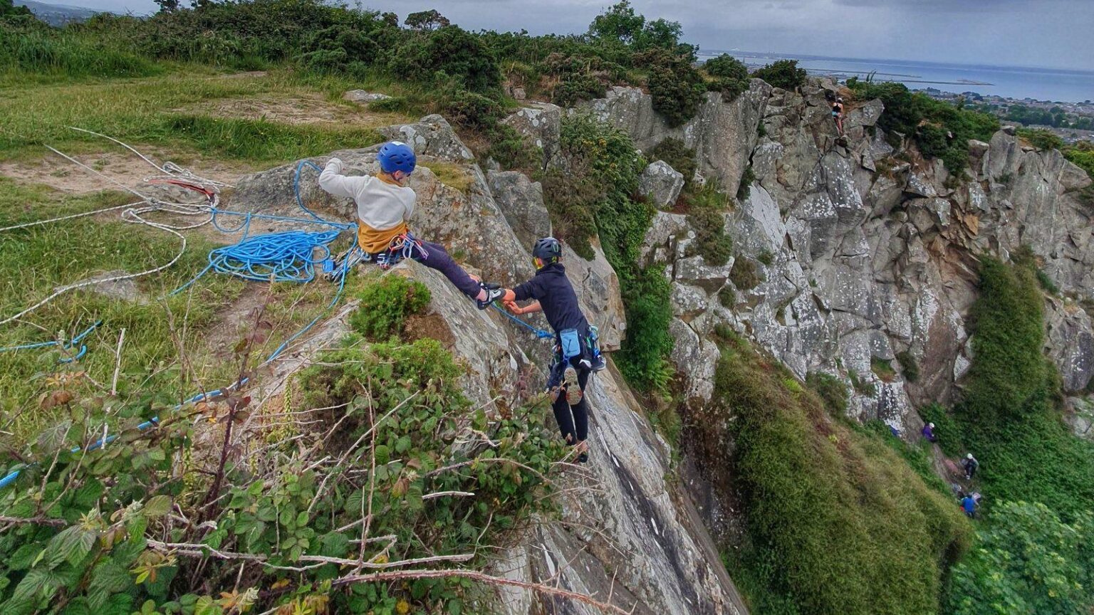 Der Rat errichtet im Dalkey Quarry "No Climbing" -Schilder