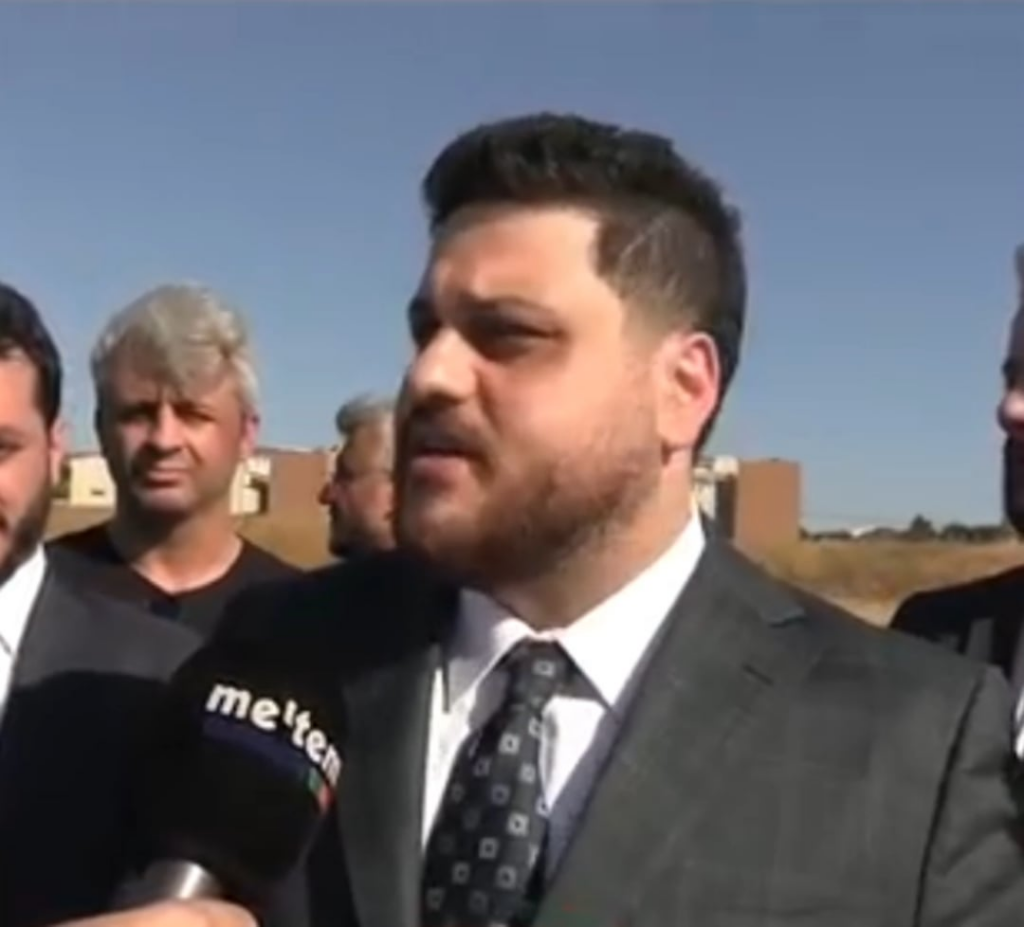 Hüseyin Baş besuchte Ekrem İmamoğlu. Am Abgang von Silivri Ekrem des Präsidenten über die "Kommission" sagte: "Ekrem Bey ist sich bewusst, dass der CHP in der Kommission der Opposition des Volkes liegt ... jemand auf dem Feld muss jemand im Rahmen dieser Kommission kämpfen ...", sagte er.