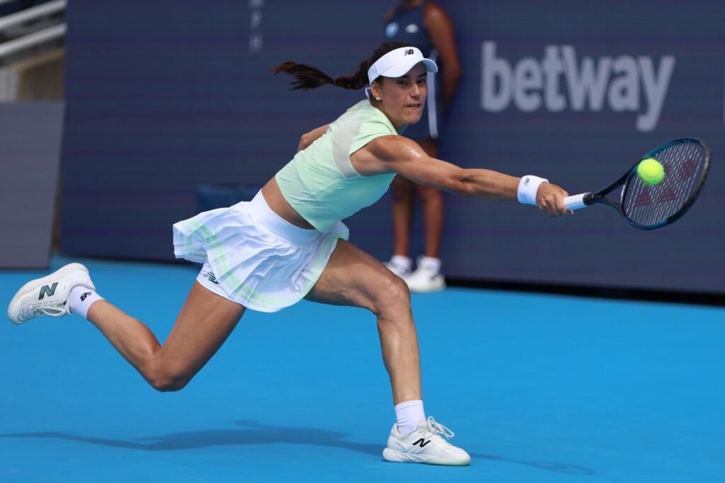 "Die Königin von Cleveland!" Sorana Cîrstea, die aus den Qualifikationen stammt, gewann das WTA -Turnier, ohne den Wettbewerbssatz zu verlieren