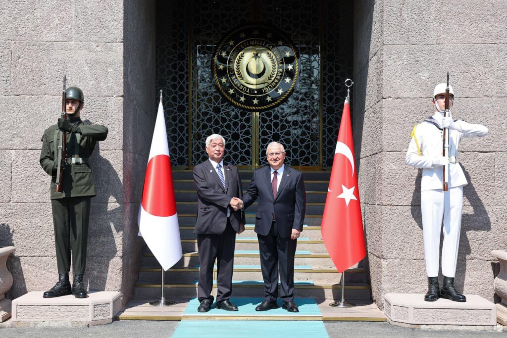 Besuch in Türkiye vom japanischen Verteidigungsminister Besuch in Türkiye vom japanischen Verteidigungsminister