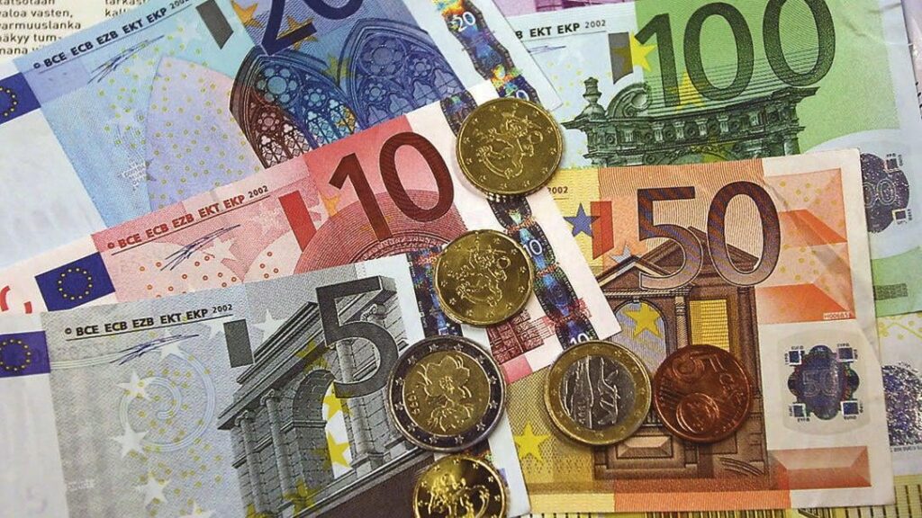Jetzt ist es an der Zeit, als Schwedens Währung zum Euro zu wechseln