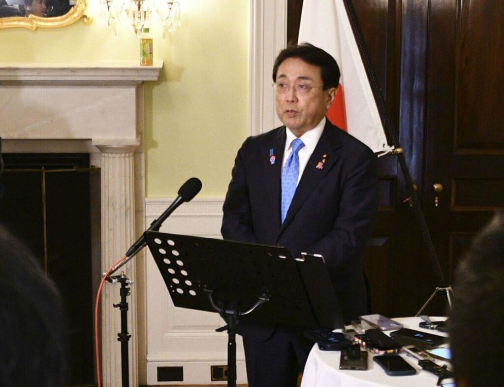 Japan sagt, dass wir einen "Fehler" des Tarifvertrags korrigieren; Die USA haben zu einem "Fehler" bei der Umsetzung eines Teils eines bilateralen Handelsabkommens mit Japan zugegeben und sich bereit erklärt, die Situation im Einklang mit den von den zwei Seiten vor etwa 2 Wochen vereinbarten Bedingungen zu korrigieren, sagte Ryosei Akazawa, sagte Chief Tarif -Verhandlungsführer am Donnerstag.