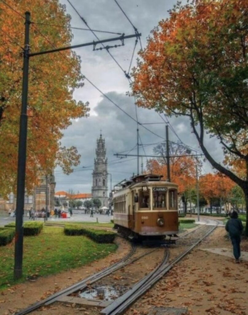 Die Straßenbahn ist eine weitere Attraktion für diejenigen, die Porto, Portugal, besuchen