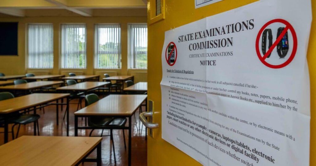 ‚Sick and Inhumane‘: Student, der maximaler Abschluss von Zertifikaten erhielt 'Sick and Inhumane': Student, der maximaler Abschluss von Zertifikaten erhielt