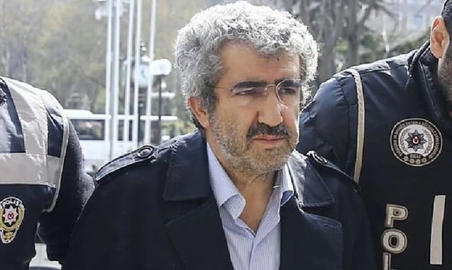 Fetullahçı Terroristenorganisation, um die Prüfungsfragen und Mitgliedsvorwürfe der 18 -jährigen Freiheitsstrafe zu unterstützen, aber der frühere Osym -Präsident Ali Demir, der letztes Jahr freigesprochen wurde, arbeitete weiterhin als Akademiker an der Istanbul Technical University.