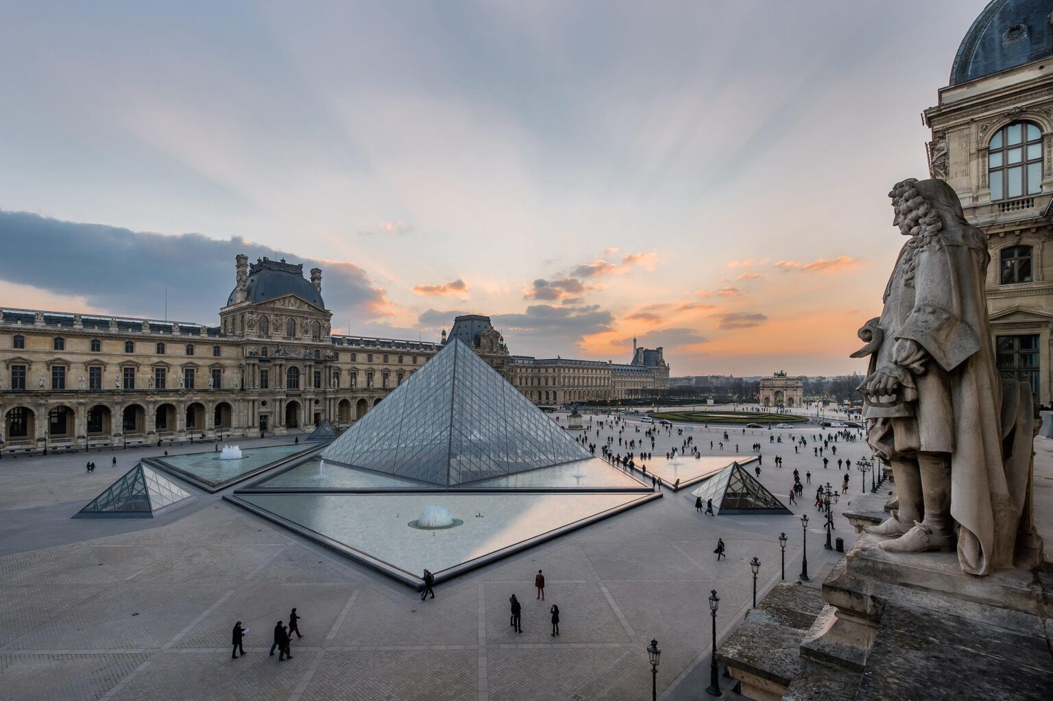 10. August 1793 - Der Louvre wird von der revolutionären Regierung Frankreichs als Musée Central des Arts eingeweiht