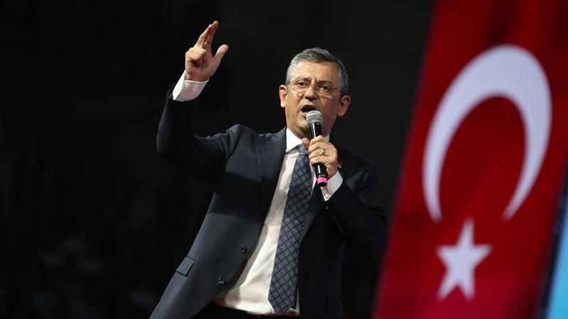 Ozgur Ozel rief an die Macht: "Warte morgen 12, deine Stiftung ist dein Geschenk kommt."