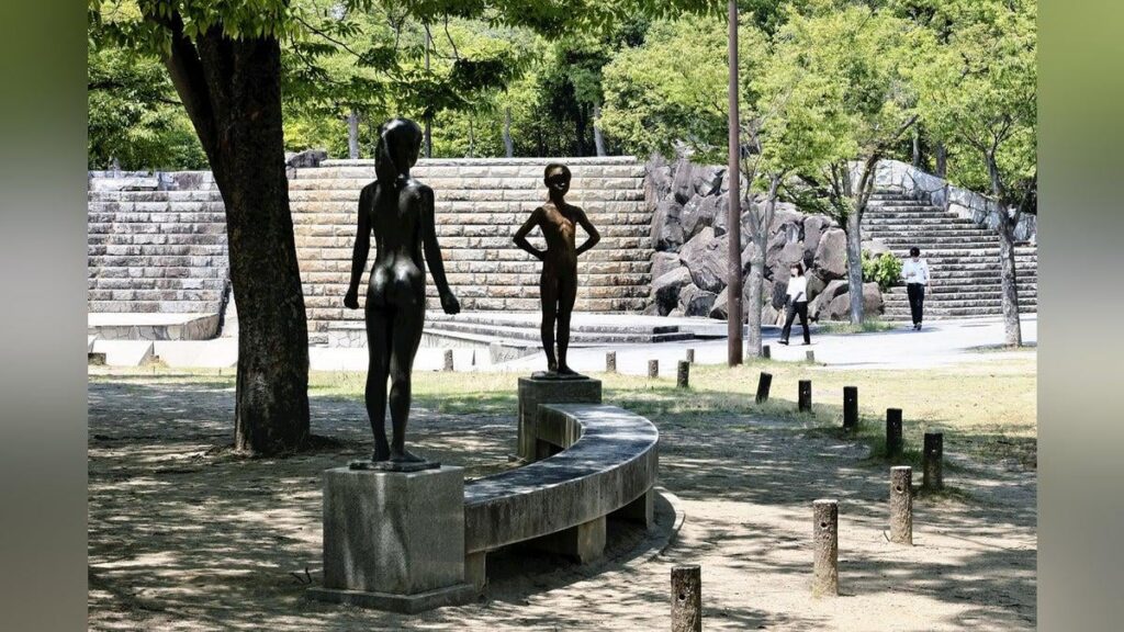 Sind Nacktstatuen in der Stadt veraltet? Bewegt sich, um sie im ganzen Land zu entfernen … Grundschüler: „Es ist peinlich, sie anzusehen.“ Sind Nacktstatuen in der Stadt veraltet? Bewegt sich, um sie im ganzen Land zu entfernen ... Grundschüler: "Es ist peinlich, sie anzusehen."
