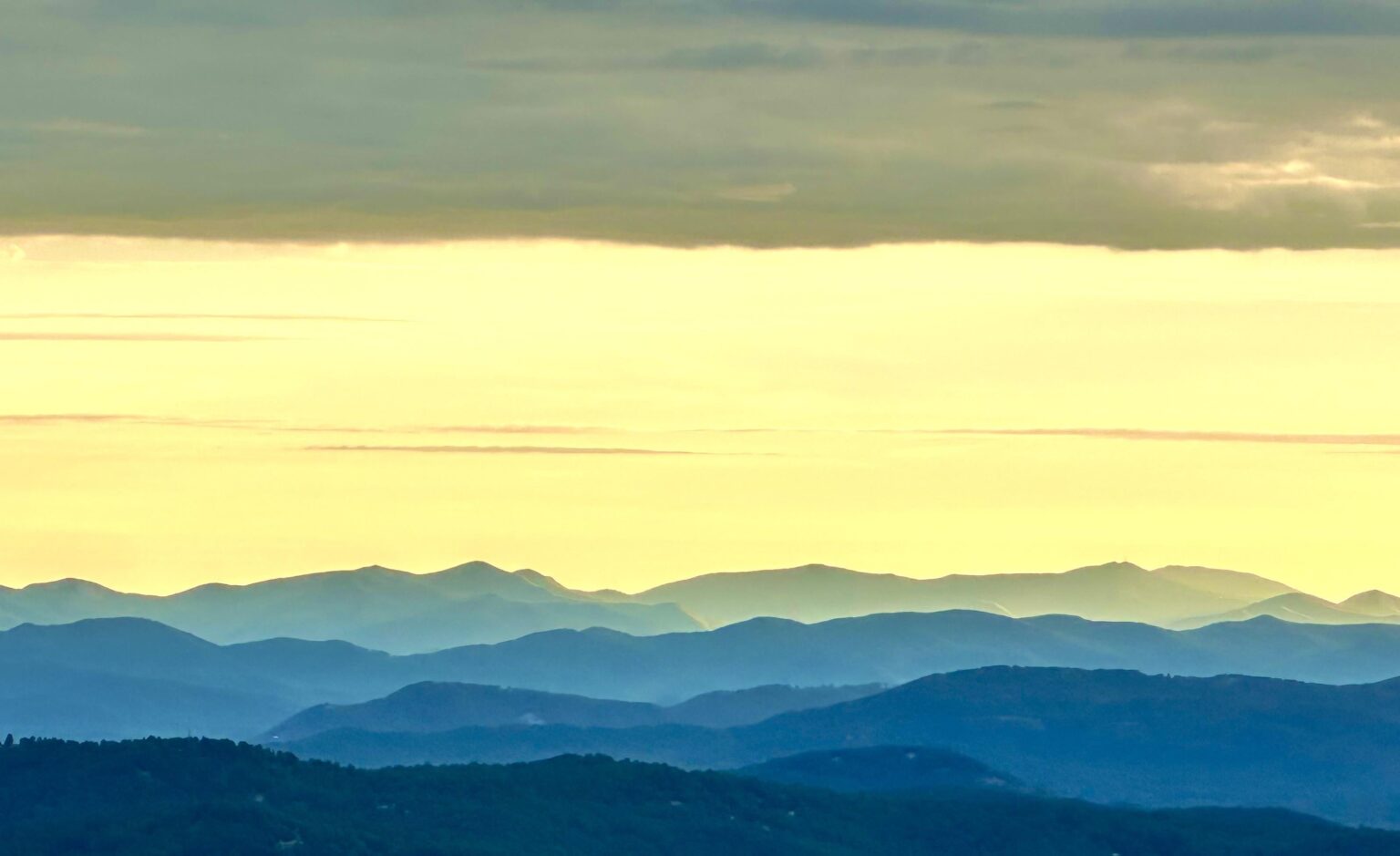 Morgen Sonnenaufgang über den Blue Ridge Mountains