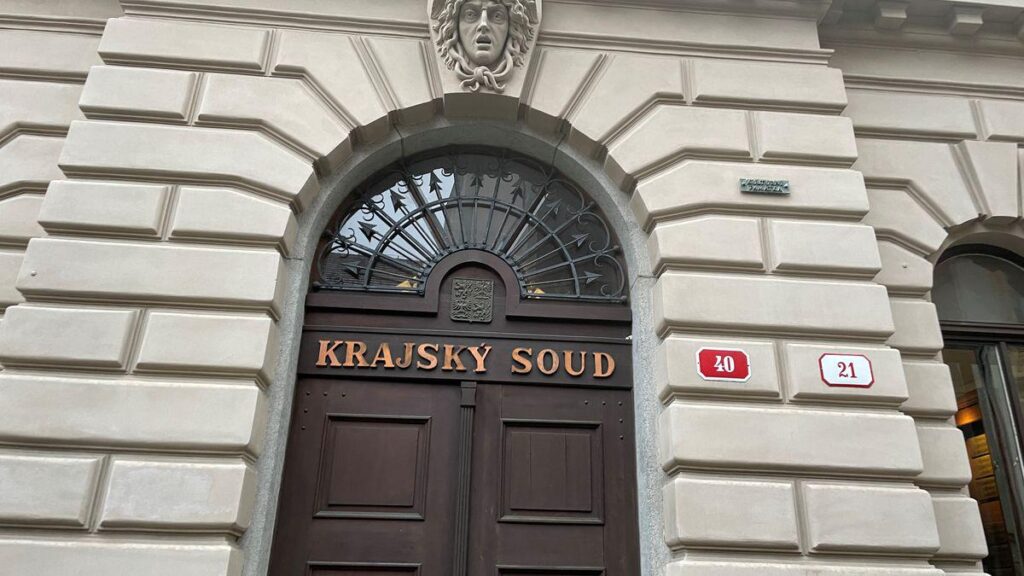 Ein Schüler von Klatovy vergewaltigte einen betrunkenen Ukrainer. Ich habe einen Zustand und wird zum Institut gehen