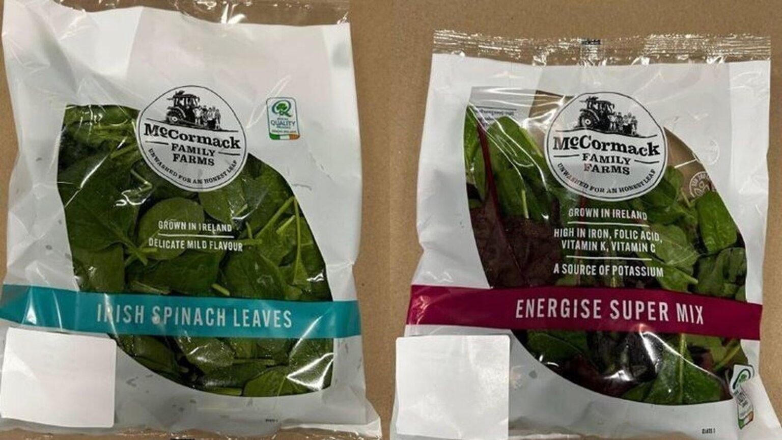 Gemischte Blätter und Spinat unter acht zurückgerufenen Produkten