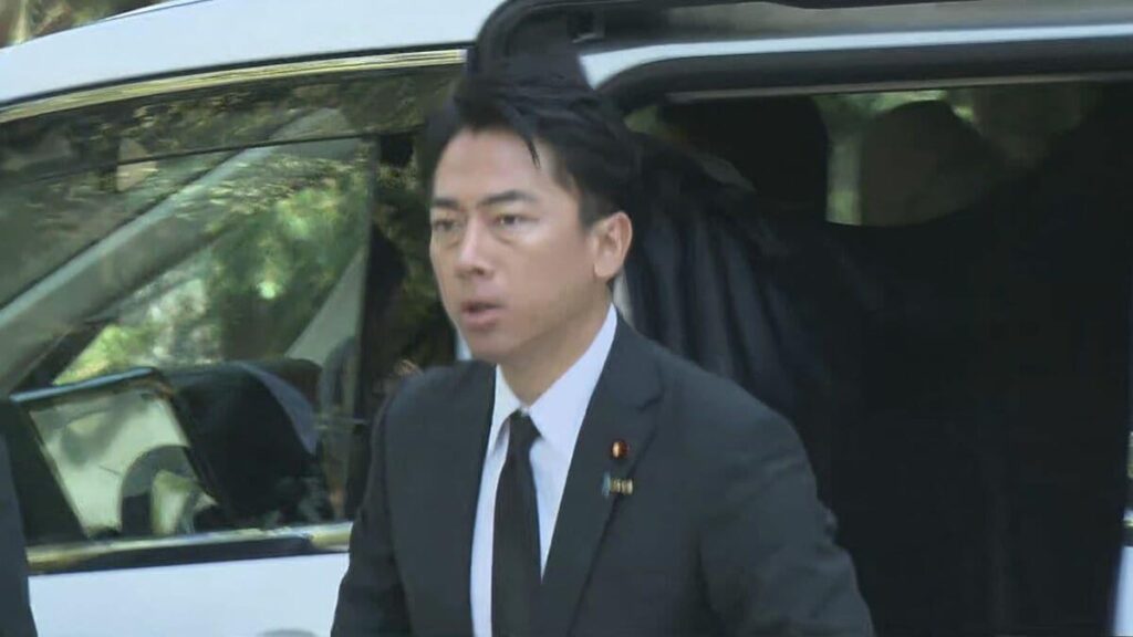Minister für Landwirtschaft, Forstwirtschaft und Fischerei Koizumi besucht den Yasukuni -Schrein. Premierminister Ishiba bietet ein heiliges Angebot auf eigene Kosten an. Takaichi und Hagiuda besuchen ebenfalls. Kamiya, Führer von Sanseeito, besuchte ebenfalls den Schrein