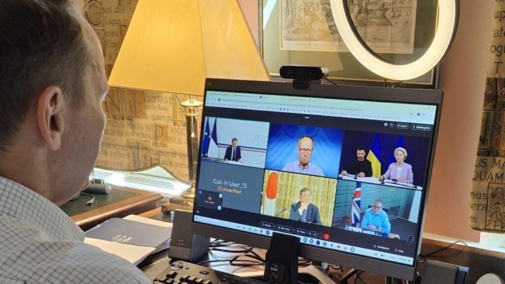 Der polnische FM Sikorski muss auf Aggressor ausgeübt werden - nicht Opfer, sagt nach der „Koalition des willigen“ Treffens