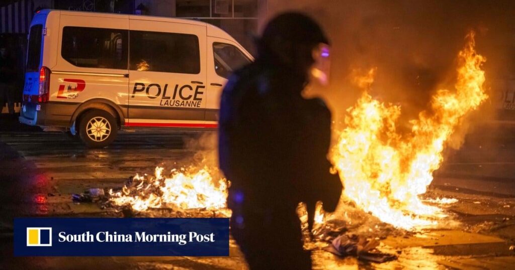 Die Polizei in Schweizer Stadt wird nach dem Tod des Teenagers in Verfolgungsjagd gegen neue Krise ausgesetzt Die Polizei in Schweizer Stadt wird nach dem Tod des Teenagers in Verfolgungsjagd gegen neue Krise ausgesetzt