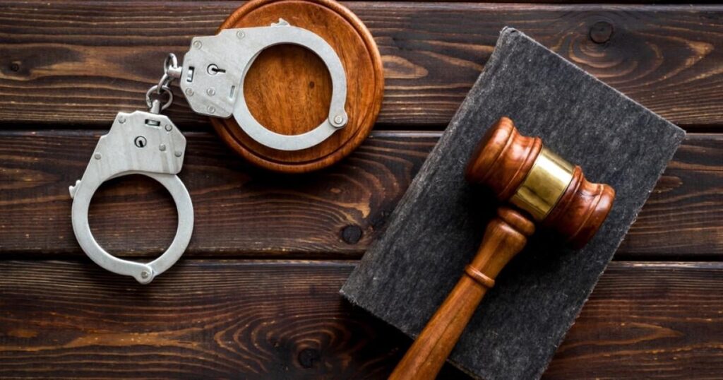 Alle Berufungsgerichte, aber auch andere Gerichte und Staatsanwälte setzen ihre Aktivitäten aus Alle Berufungsgerichte, aber auch andere Gerichte und Staatsanwälte setzen ihre Aktivitäten aus