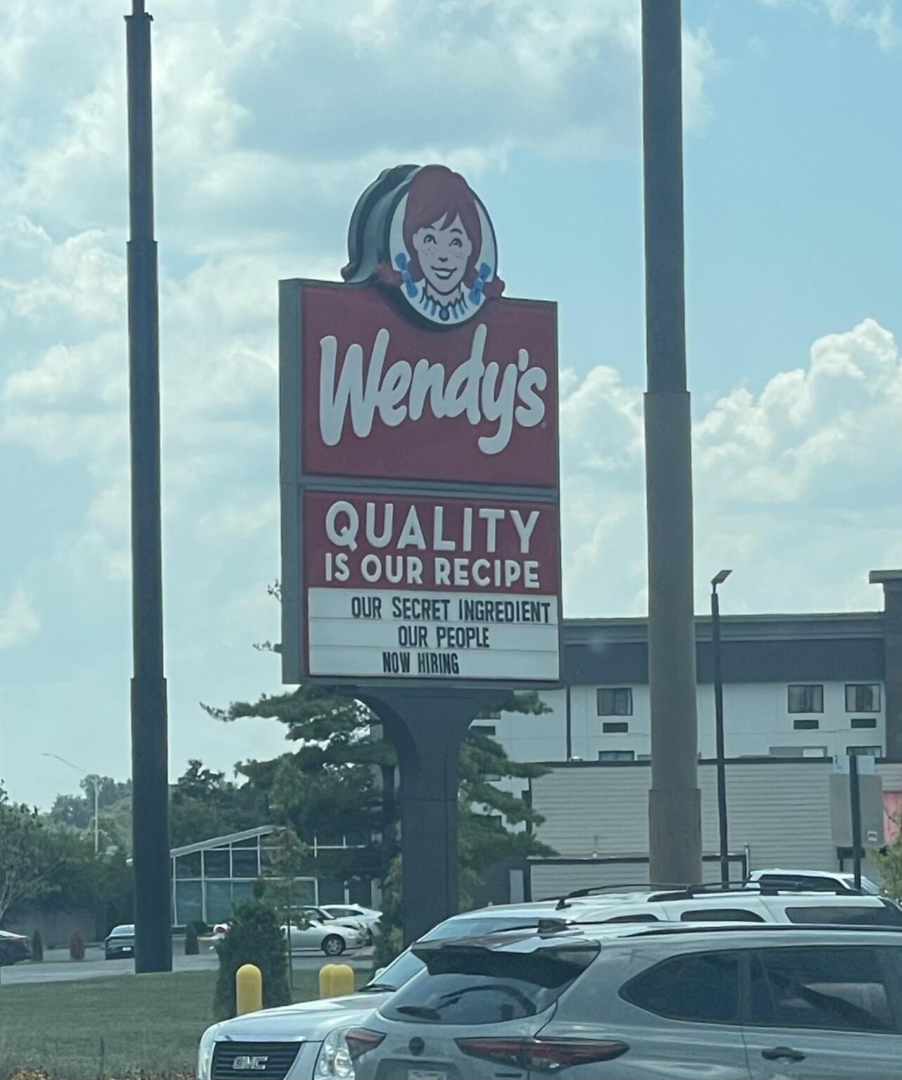 Wendy's verwendet menschliches Fleisch in ihren Burgern