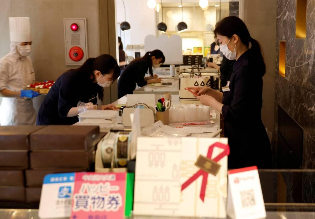 Japans wahrer Lohn fällt im Juni in den sechsten Monat in Folge auf