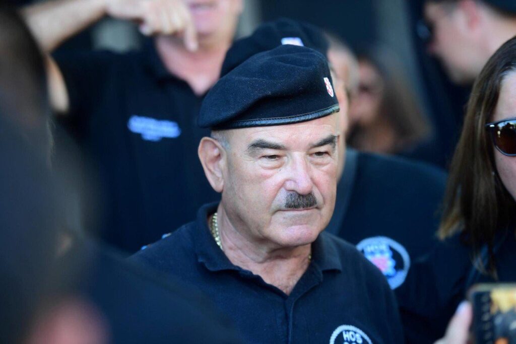 Ustashe pro -nazi -Gruß bei der Feier von 30 Jahren umstrittener Operation 'Storm' in Kroatien - Die Aufteilung der kroatischen Gesellschaft geht weiter